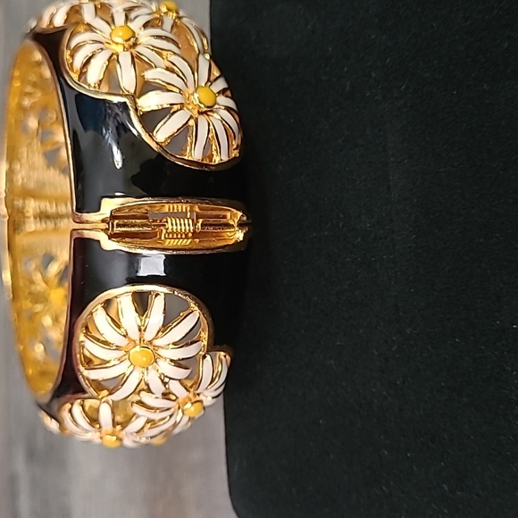 Joan Rivers Daisy Chain Bracelet - Picture 3 of 5